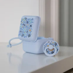 Discount x Liberty Nappfodral Chamomile Lawn Baby Blue Nappar & Napphållare