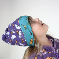 Clearance Reversible beanie with badger, fox and Fall leaves Loganberry Barn Accessoarer