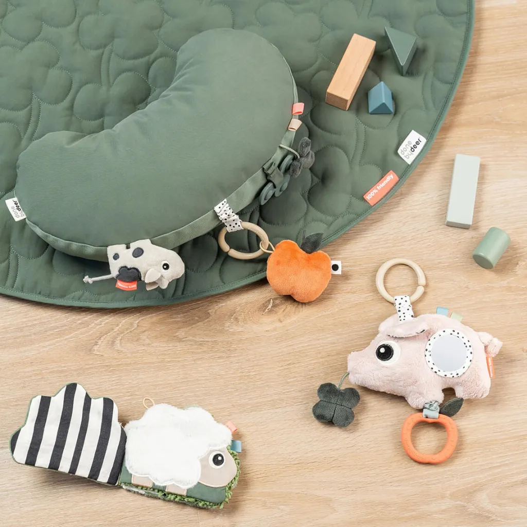 Hot Tiny Farm Aktivitetskudde Green Bäddtextilier